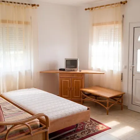 Apartment Charming In - 60 M² With Pool & View